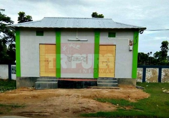 Nagar Panchayat conducted drive to evacuate government land at Kamalpur: Chairman would be present to inaugurate a building of a leftist drama troop built on government land! Nagar Panchayat conducted drive to evacuate government land at Kamalpur: Chairman would be present to inaugurate a building of a leftist drama troop built on government land!